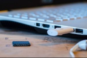 Kini Cabut Flashdisk di Windows 10 Tak Perlu Lagi 'Safely Remove'