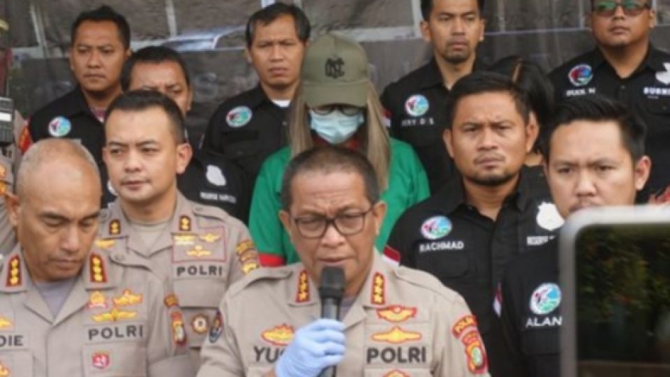 Belum Jelas Jenis Kelaminnya, Polisi Masukkan Lucinta Luna ke Sel Khusus