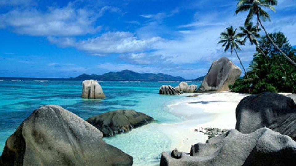 Panorama Pantai Tercantik di Dunia