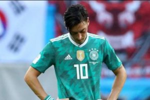 Resmi: Gelandang Arsenal Asal Jerman, Mesut Ozil, Memutuskan Pensiun dari Timnas Jerman