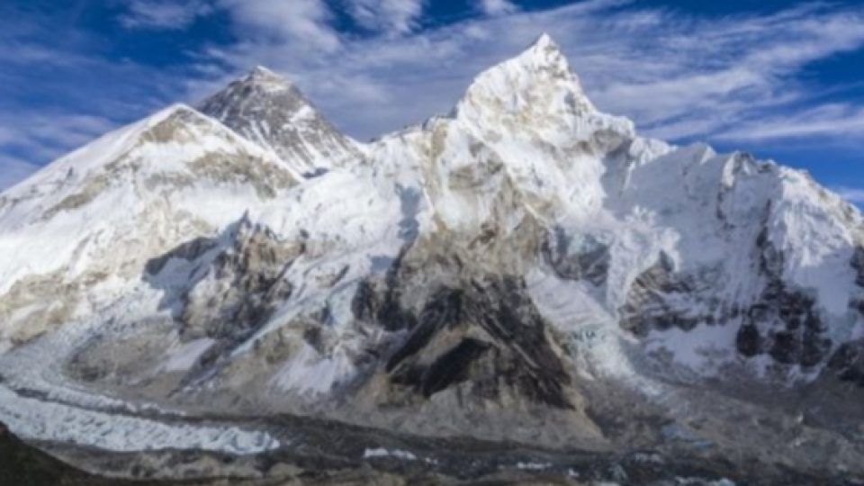 Jasad-Jasad Pendaki di Gunung Everest Bermunculan Setelah Es dan Gletser Mencair Akibat Pemanasan Global