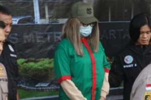 Polisi: Lucinta Luna Masuk Sel Wanita, Wartawan Panggil Luna 'Fatah'