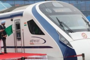 Kereta Cepat India yang Baru Diresmikan Sehari Dilaporkan Rusak Karena 'Menabrak Sapi'