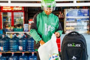 Lewat Tangan GoJek, Berbelanja Di Supermarket Tak Pakai Ribet