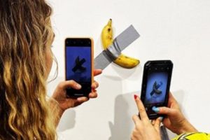 Karya Seni Pisang Dilakban di Dinding Ini Terjual Hingga Rp 1,68 Miliar dan Kemudian Dimakan