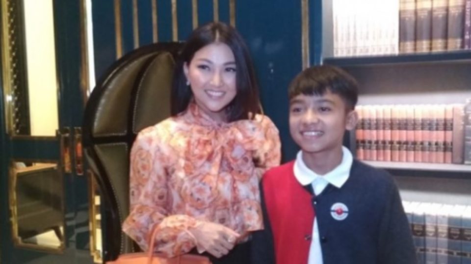 Netizen Heboh Istri Ruben Onsu Beri ASI ke Anak Angkatnya yang Sudah Bukan Bayi Lagi