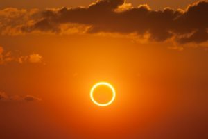 Petang Nanti, Gerhana Matahari Cincin Lewati 124 Kota di Indonesia