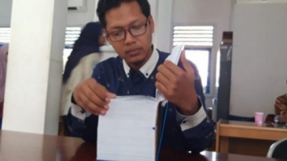 Ini dia Mahasiswa dengan Skripsi Mencapai 3.045 Lembar