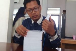 Ini dia Mahasiswa dengan Skripsi Mencapai 3.045 Lembar