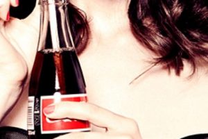 Kecanduan Minuman Bersoda, Wanita Ini Tewas Mendadak!