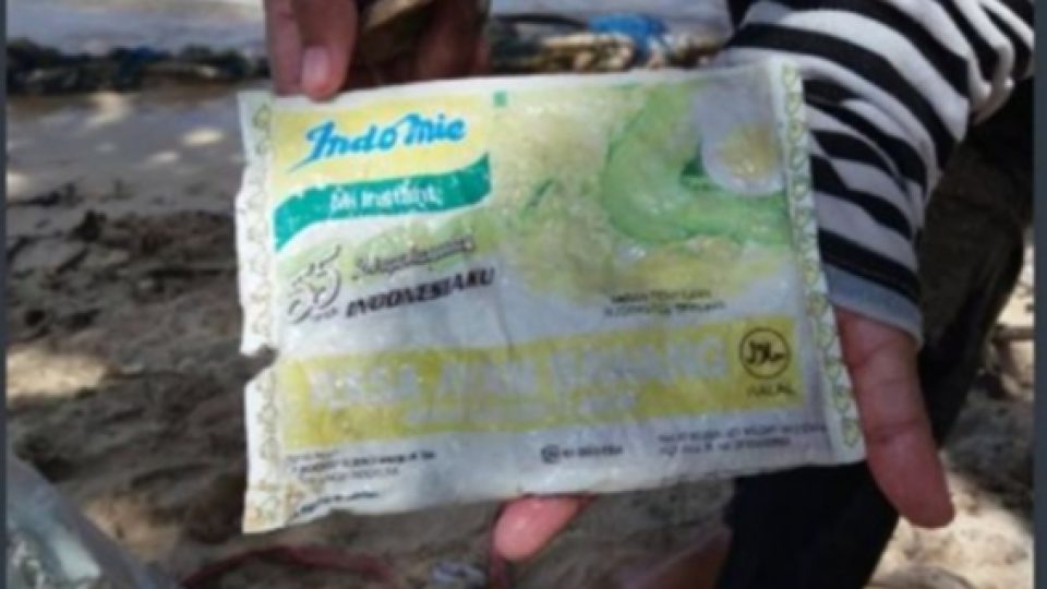 Viral Bungkus IndoMie Edisi Hut RI Ke 55 Ditemukan Masih Utuh Di Laut
