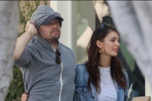 Tahukah Kamu Jika Pacar Leonardo DiCaprio Rupanya Seumuran Dengan Film Titanic?