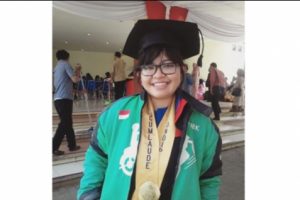 Viral Driver Ojol Lulus Kuliah Cum Laude Jurusan Hukum Undip