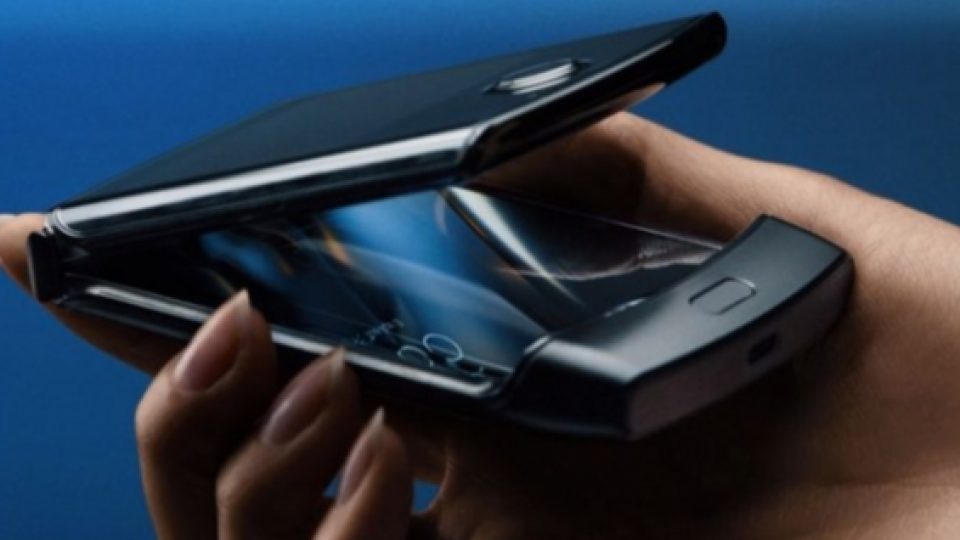 Motorola Masuki Pasar Ponsel Lipat Dengan Motorola Razr