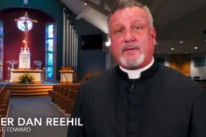 Novel-novel Harry Potter Dilarang di Sebuah Sekolah Katolik Karena Dianggap Mengndung Kutukan dan Sihir Nyata