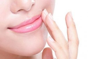 Dapatkan Bibir Merah Alami Dengan 5 Bahan Campuran Madu Ini