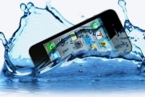 5 Langkah Mudah Atasi Ponsel Basah