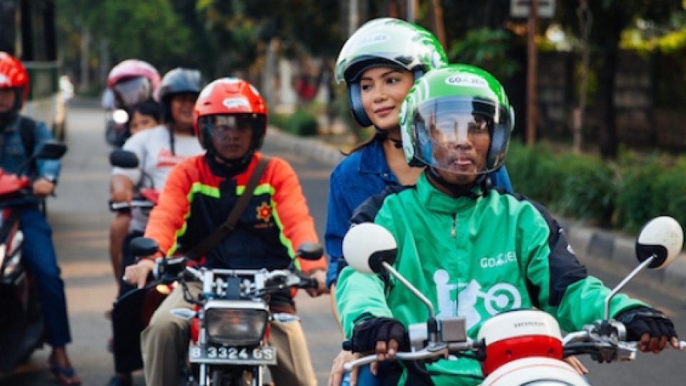 Murah Mana Tarif GoJek, GrabBike, Atau UberMotor?