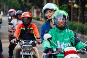Murah Mana Tarif GoJek, GrabBike, Atau UberMotor?