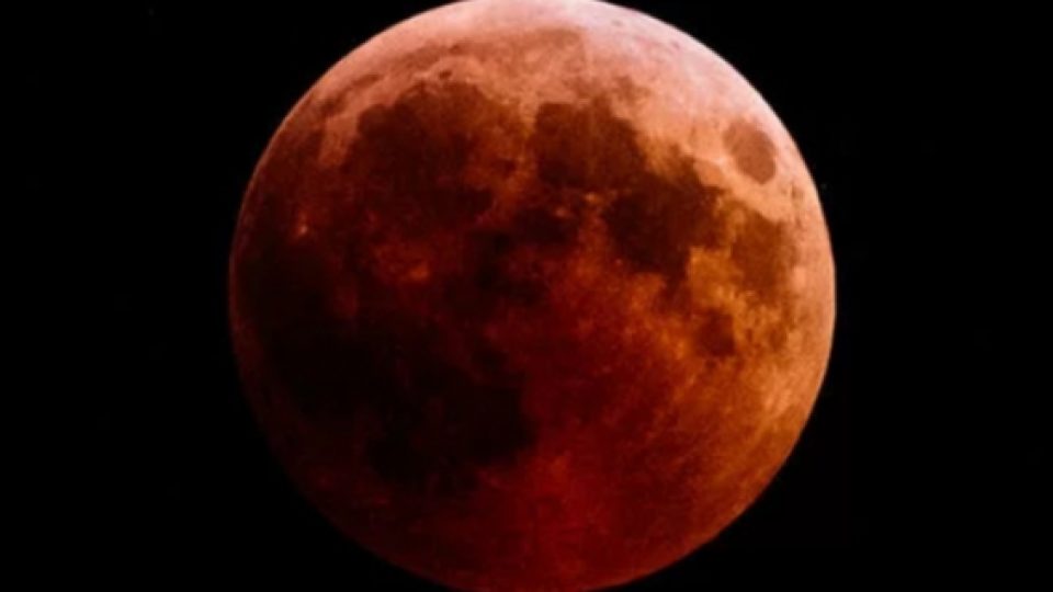 Fenomena Blood Moon Atau Bulan Merah Dilihat Dari Penjuru Dunia