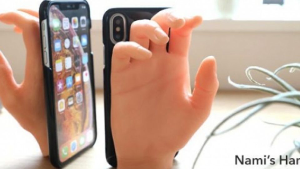 Nami's Hand, Casing Handphone Untuk Para Pria Kesepian