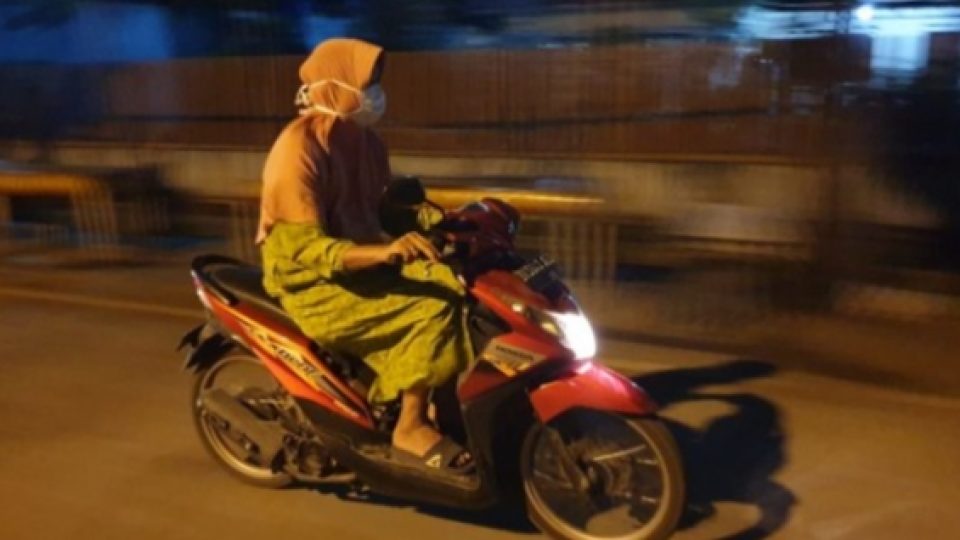 Polisi Medan Menyamar Jadi Wanita Berhijab dan Berdaster Demi Menangkap Pelaku Pembegalan