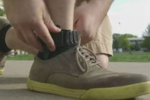 Isi Baterai Smartphone Cukup Pakai Sol Sepatu!