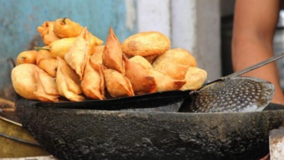 Pemerintah Larang Minyak Goreng Curah, Pedagang Ancam Naikkan Harga Gorengan