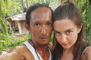 Manusia Gua Ini Viral Karena Mengencani Wanita-Wanita Bule