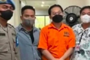 Foto Indra Kenz Mengenakan Baju Tahanan Beredar di Media Sosial dan Jadi Sorotan Warganet