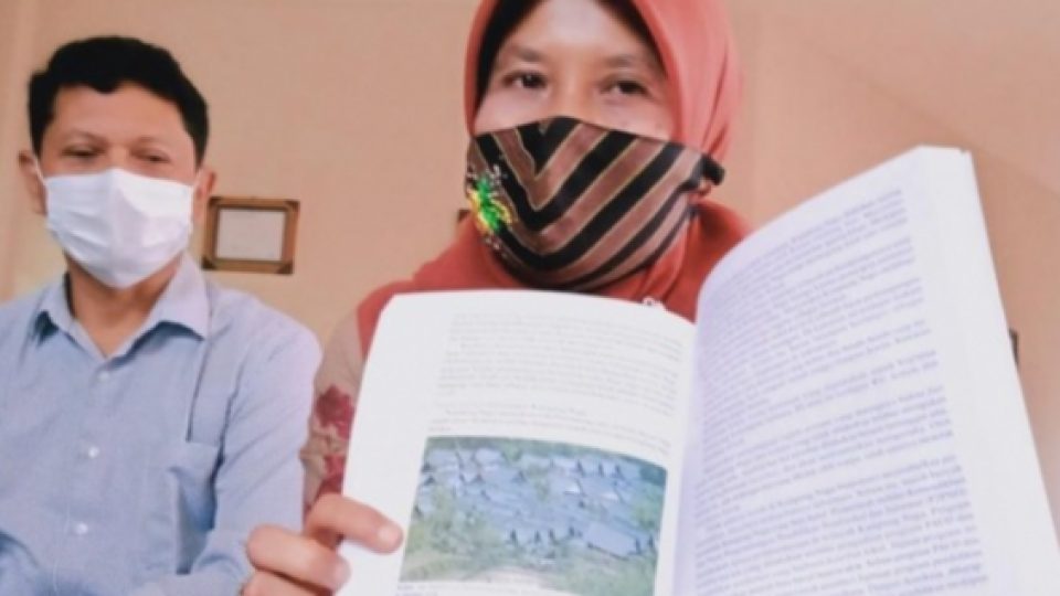Buku Pelajaran Sosiologi untuk SMA di Jabar Memuat Tautan Situs Komik Porno, Kok Bisa??