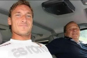 Di Tengah Pandemi, Legenda AS Roma Fransesco Totti Kehilangan Sang Ayah Kandung