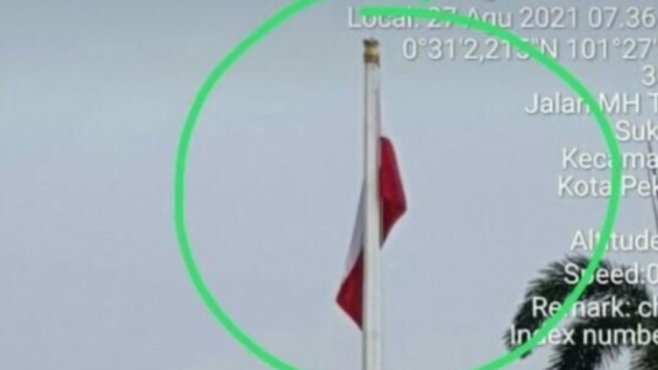 Netizen Heboh Bendera Polandia Sempat Berkibar Hampir 2 Jam di Rumah Dinas Gubernur Riau