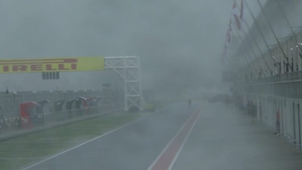 Hujan Deras Disertai Angin, Ajang WSBK di Sirkuit Mandalika Ditunda