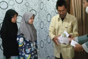 Mang Eman 'Nasi Padang' yang Terima Donasi Ratusan Juta dari Netizen, Balik Berdonasi ke Anak Yatim Piatu