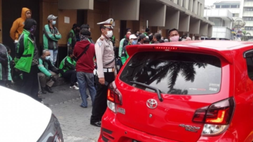 Imbas Rilisnya BTS Meal di McDonald's, Banyak Gerai Diserbu Driver Ojol, Gerai McD di Gambir Ditutup 