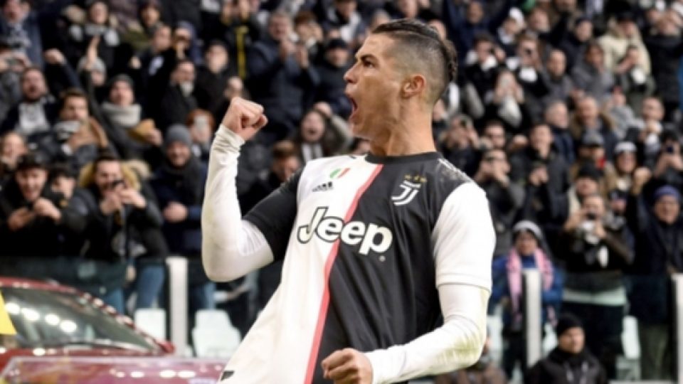 Cristiano Ronaldo Jadi Pencetak Gol Terbanyak Sepanjang Sejarah Dalam Pertandingan Resmi