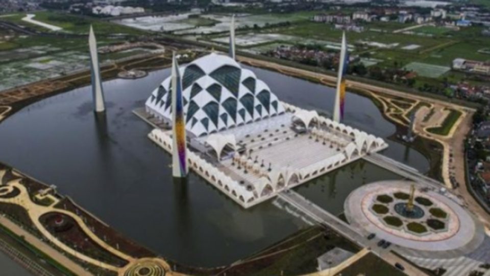 Dugaan Korupsi dan Nepotisme Dalam Pembangunan Masjid Al Jabbar di Kota Bandung