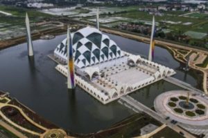 Dugaan Korupsi dan Nepotisme Dalam Pembangunan Masjid Al Jabbar di Kota Bandung