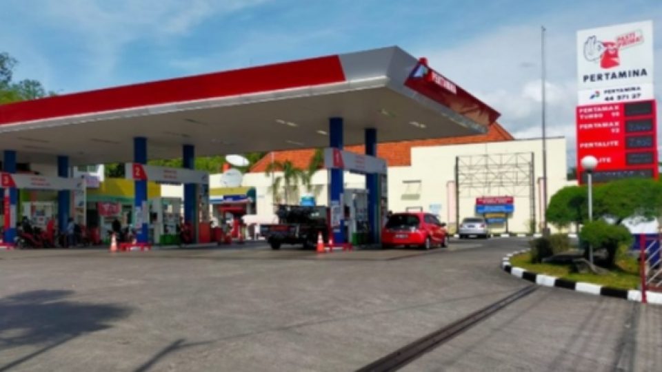 Gulirkan Bansos Pengalihan Subsidi BBM Senilai Rp24,17 Triliun, Benarkah Pemerintah Akan Naikkan Harga BBM?