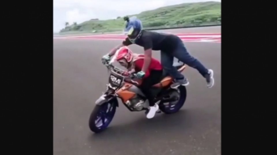 Netizen Kecam Sejoli Lakukan Freestyle di Sirkuit Mandalika, Rupanya Bagian dari Promosi Resmi Sirkuit