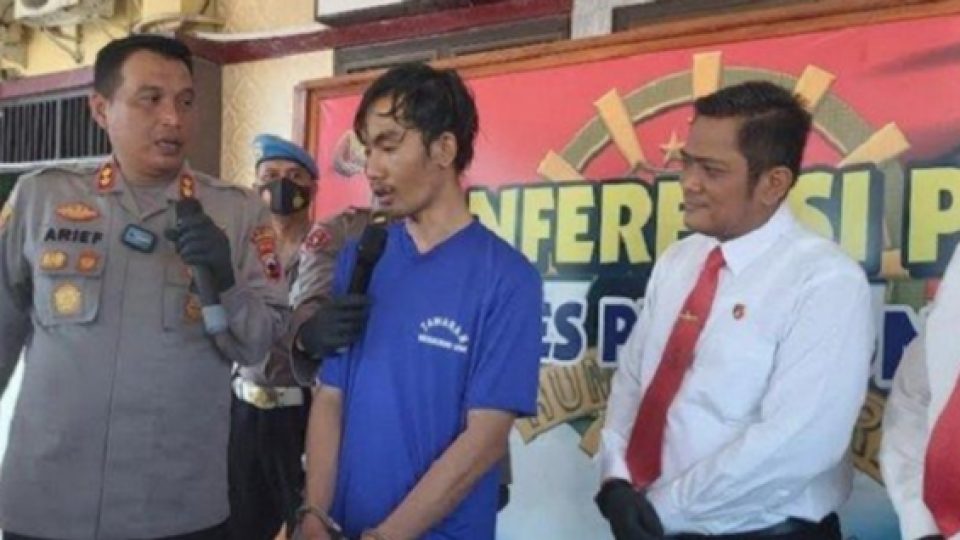 Guru Spiritual Gadungan Peras Seorang Janda, Ancam Akan Sebar Video si Janda Bersetubuh dengan Anak Sendiri