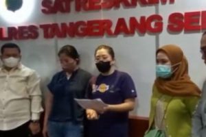 Berat Lawan Hotman Paris, Ibu Pencuri Coklat Akui Perbuatannya dan Minta Maaf Kepada Pihak Alfamart