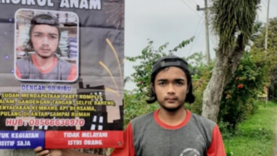 Bisnis Jasa Membangunkan Sahur Bagi Para Jomblo, Pria Magelang Ini Kebanjiran Order