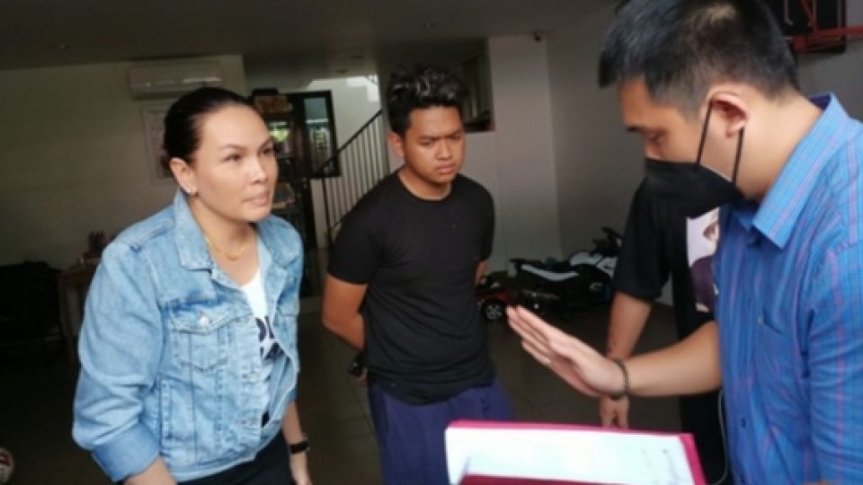 Teriakan Histeris Nikita Mirzani Ketika Ditahan Terkait Kasus Pencemaran Nama Baik