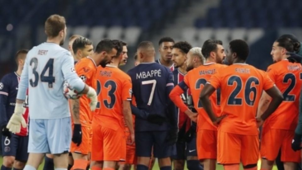 Laga PSG vs. Istanbul Basaksehir Dihentikan Karena Insiden Rasis