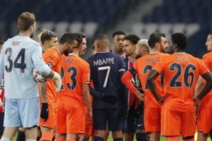Laga PSG vs. Istanbul Basaksehir Dihentikan Karena Insiden Rasis