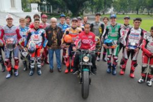 Para Pembalap MotoGP Bertemu Presiden Jokowi di Istana Merdeka Lalu Berkonvoi di Jalanan Jakarta