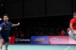 Marcus Gideon/Kevin Sanjaya Bawa Indonesia Unggul 1-0 Atas Denmark di Piala Sudirman 2021