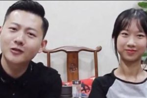 Ayah dan Putrinya Ini Sering Dikira Sepasang Kekasih Karena Wajah Sang Ayah yang Awet Muda
